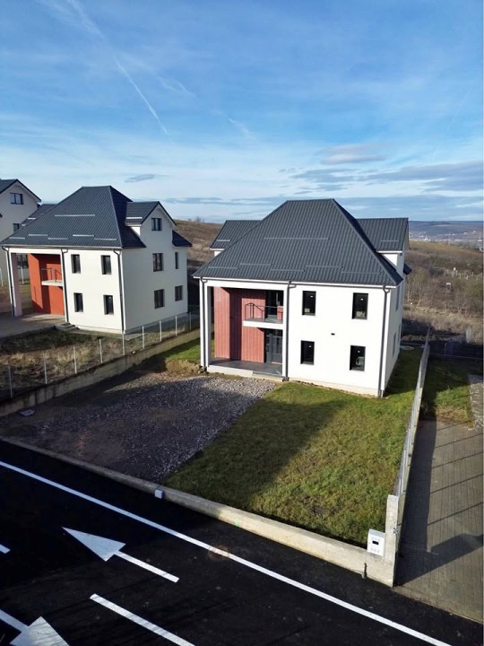 Casă individuală nZEB, 194 mp utili, teren 468 mp, Dezmir