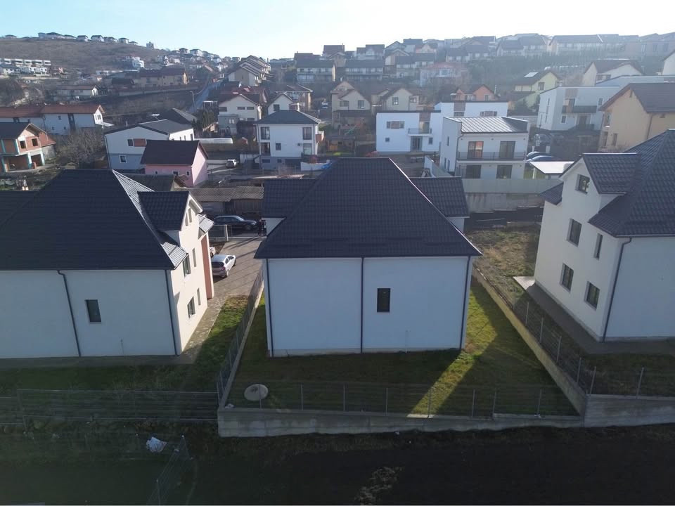 Casă individuală nZEB, 194 mp utili, teren 468 mp, Dezmir