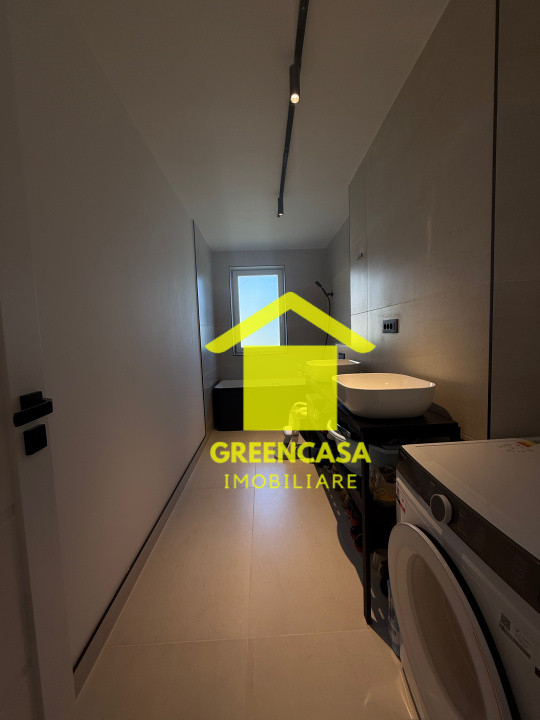 Apartament 4 camere , 90 mp , 2 parcări subterane 