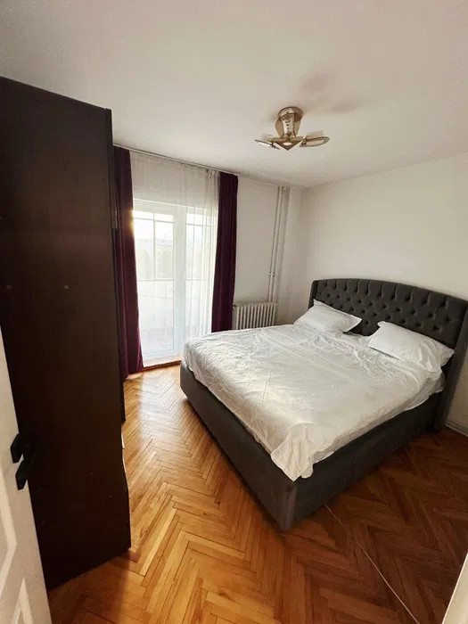 Apartament cu 4 camere, 2 locuri de parcare