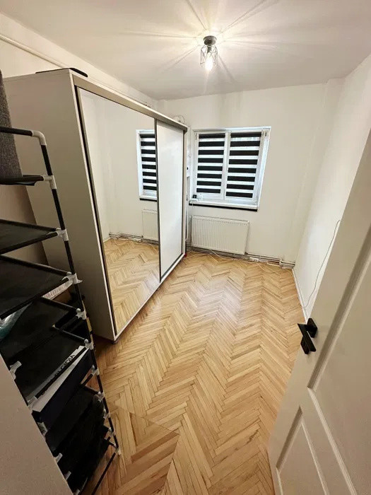 Apartament cu 4 camere, 2 locuri de parcare