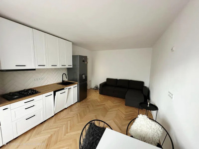 Apartament cu 4 camere, 2 locuri de parcare