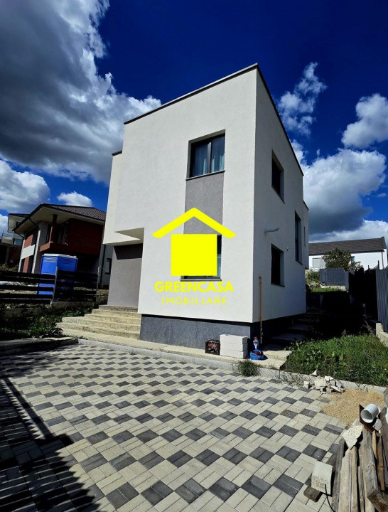 Casă unifamilială de vânzare în Dezmir – 120 mp utili, teren de 495 mp