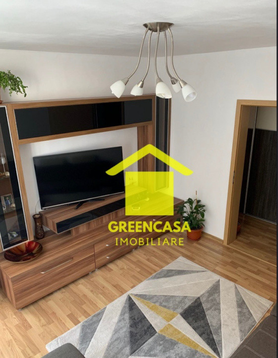 Apartament decomandat de vanzare, 57mp, balcon, zona Eroilor/Floresti