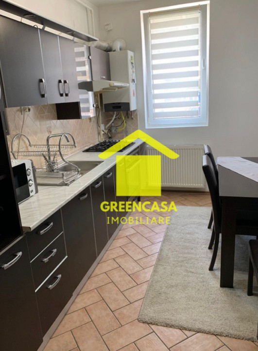 Apartament decomandat de vanzare, 57mp, balcon, zona Eroilor/Floresti