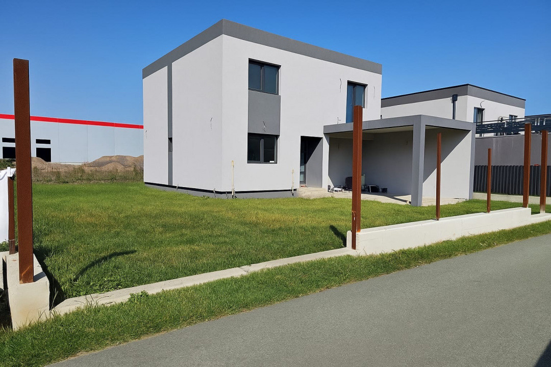 Casă individuală de vânzare în Jucu de Mijloc