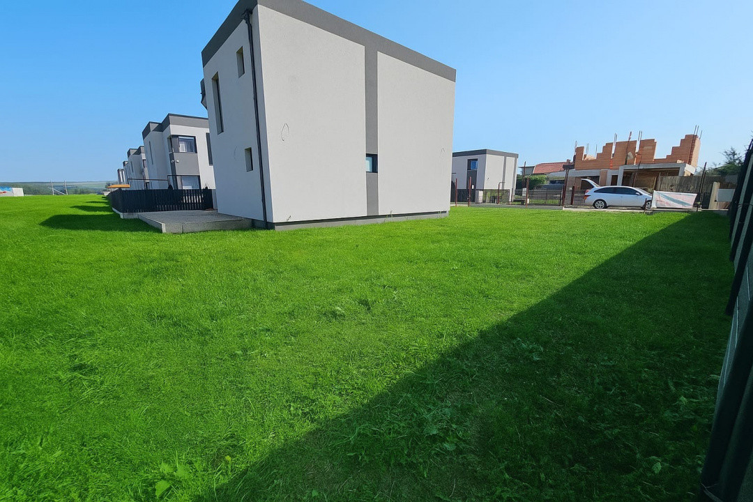 Casă individuală de vânzare în Jucu de Mijloc