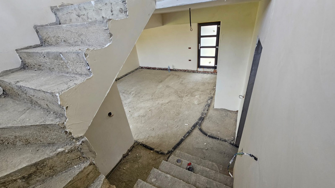 Casă individuală de vânzare în Jucu de Mijloc