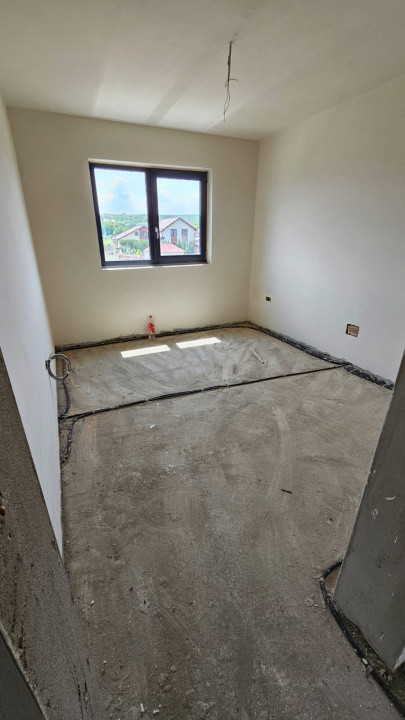 Casă individuală de vânzare în Jucu de Mijloc