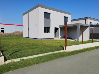 Casă individuală de vânzare în Jucu de Mijloc