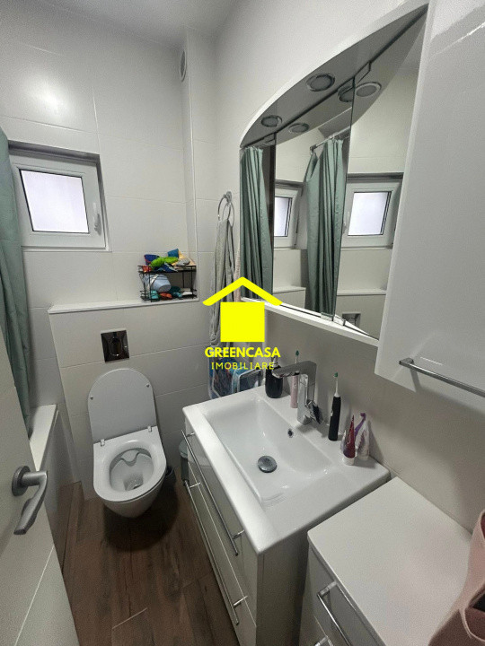 Apartament 3 camere, 2 bai, 60mp + 2 balcoane, parcare, zona Cetatii, Floresti