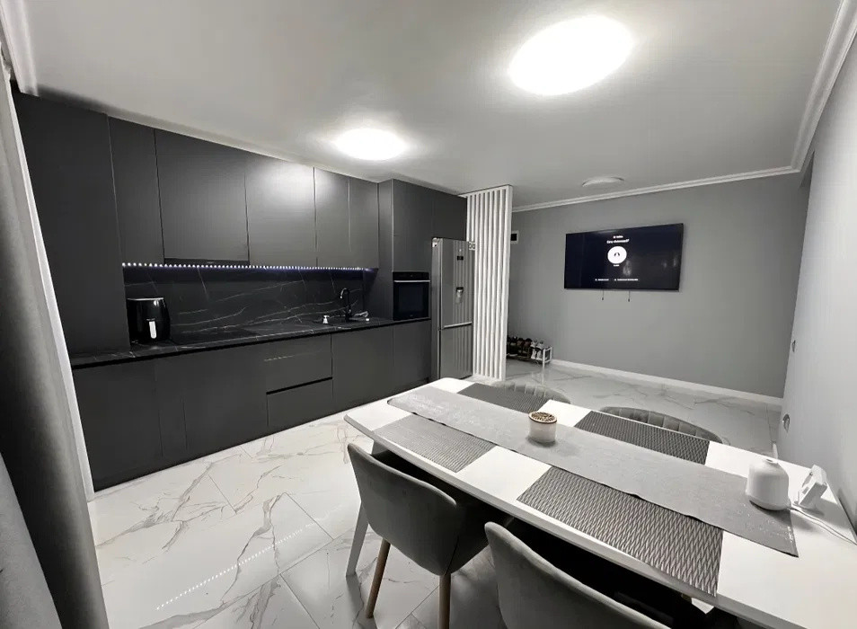  Apartament 3 camere in Floresti pe strada Eroilor