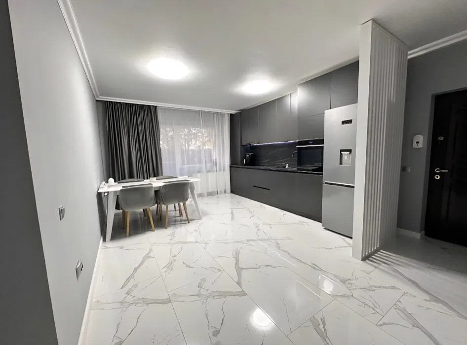  Apartament 3 camere in Floresti pe strada Eroilor