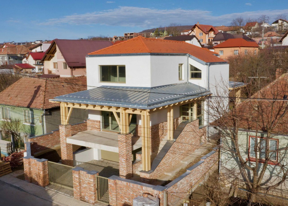 Vila exclusivista - Dambul Rotund