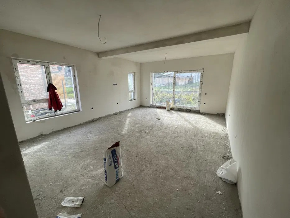 Casă cuplată în Florești, finisaje moderne și panoramă superbă 