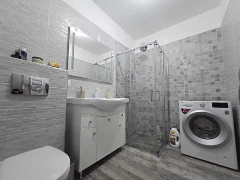 Apartament de inchiriat 3 camere zona VIVO