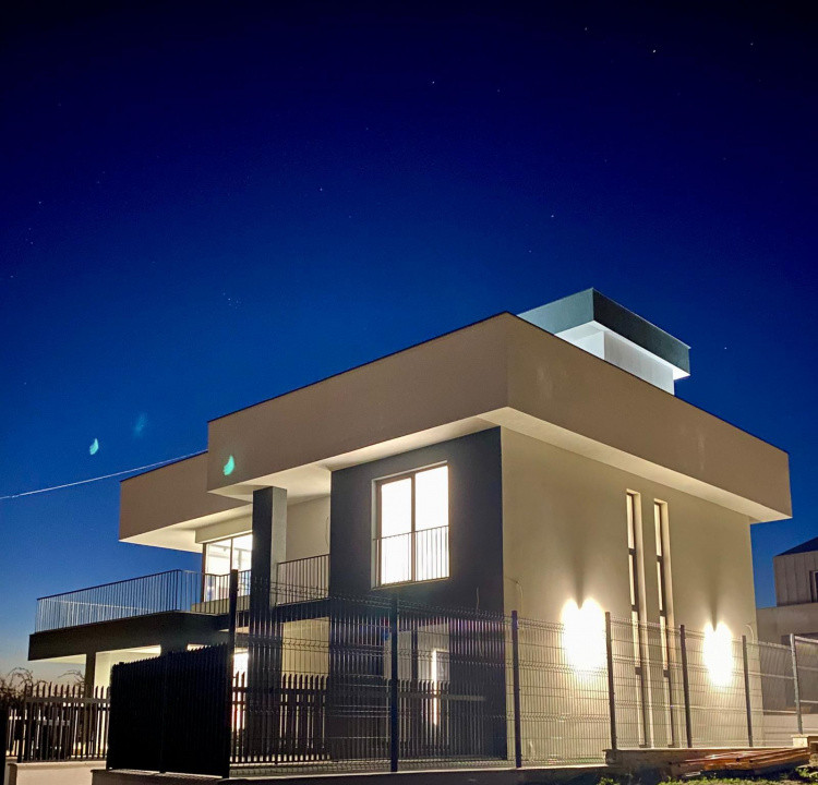 Casă individuală deosebită cu terasă panoramică – Zona Voroneț, Cluj-Napoca