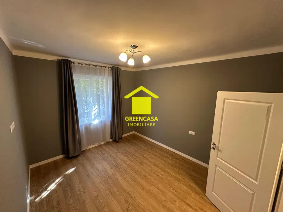 Apartament 2 camere, decomandat, zona centrala