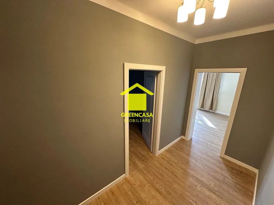 Apartament 2 camere, decomandat, zona centrala