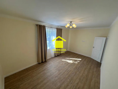 Apartament 2 camere, decomandat, zona centrala