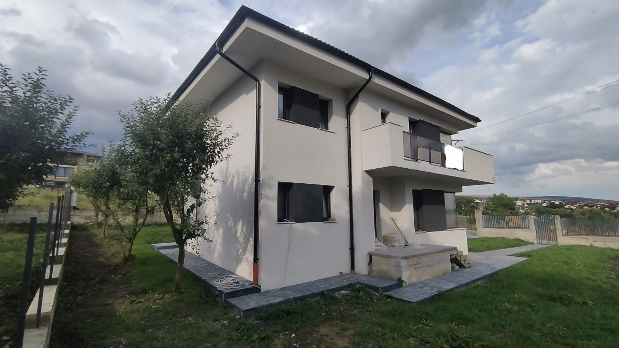 Casă individuală modernă la intrarea în Chinteni – zonă liniștită