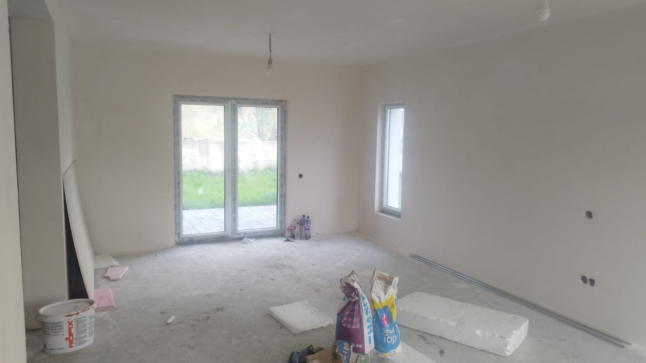 Casă individuală modernă la intrarea în Chinteni – zonă liniștită