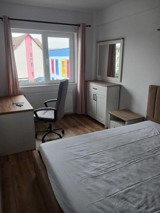 Apartament la cheie , 2 camere decomandate , parcare subterana .