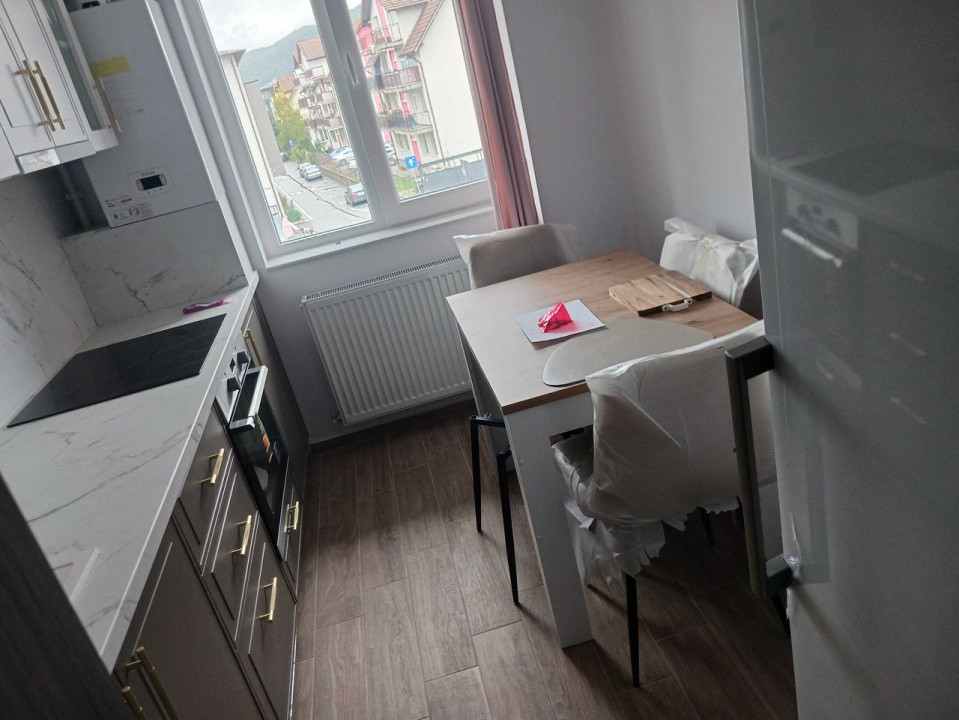 Apartament la cheie , 2 camere decomandate , parcare subterana .