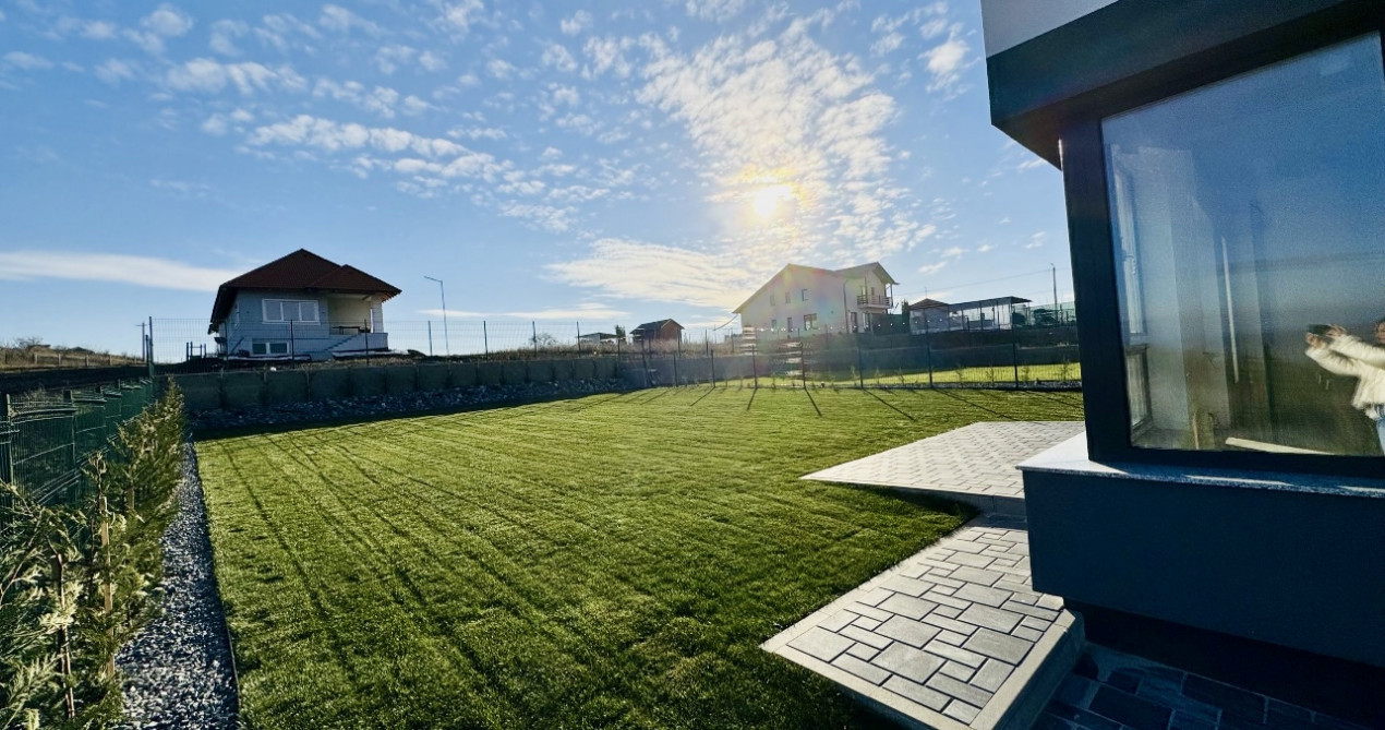 Ansamblu de case premium, 150mp utili, 431mp teren, Dezmir