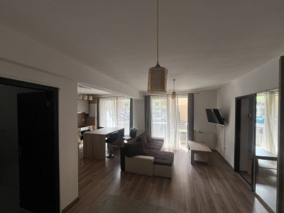 Apartamet de 3 camere la cheie .