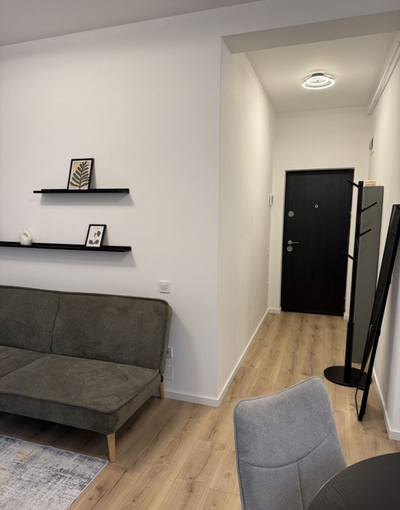 Inchiriez apartament- prima inchiriere Floresti