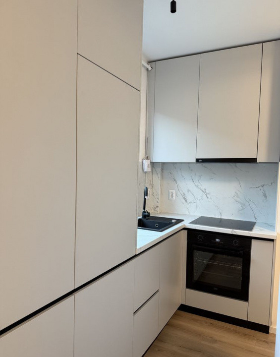 Inchiriez apartament- prima inchiriere Floresti