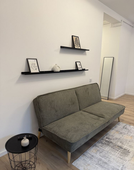 Inchiriez apartament- prima inchiriere Floresti