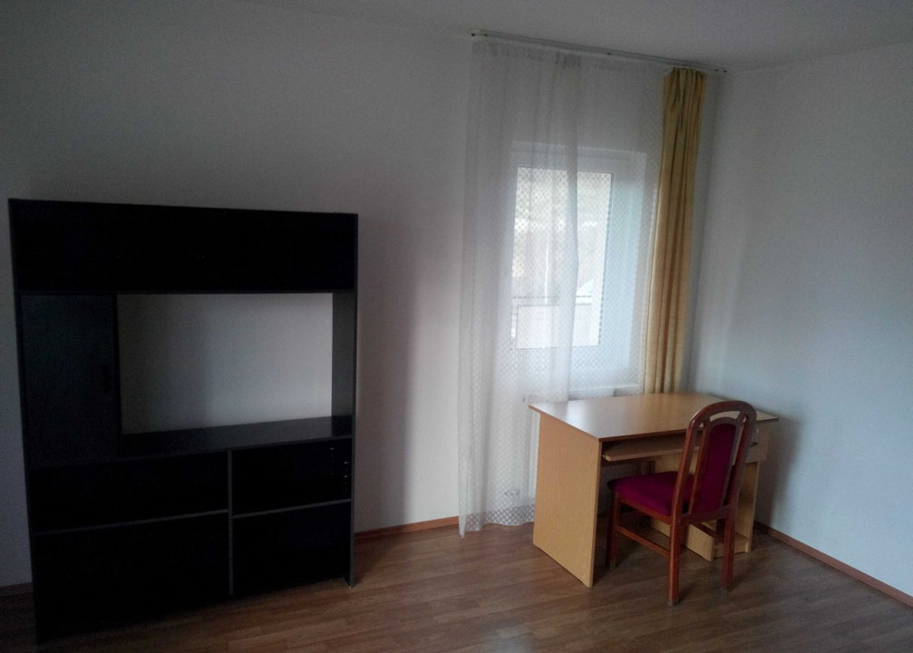 Apartament 2 camere decomandate,2 balcoane,parcare,zona Câmpului