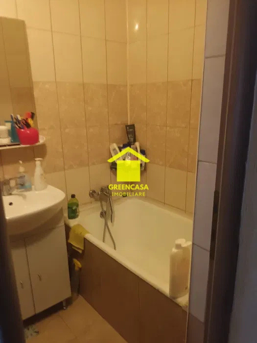 Apartament cu 2 camere, 32 mp, cu parcare