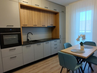 Inchiriez ap 2 camere Floresti zona Terra