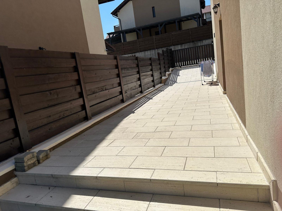 Casă de închiriat – finisată și mobilată integral, Dezmir