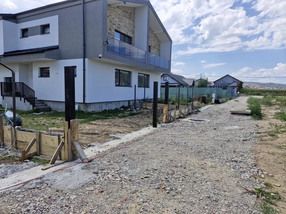 Duplex – semifinisat sau finisat la cheie, materiale premium, Jucu de Mijloc