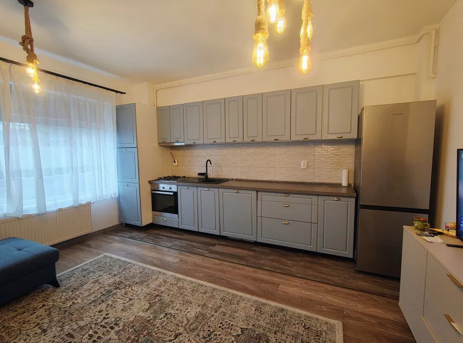  Închiriez apartament 2 camere Teilor