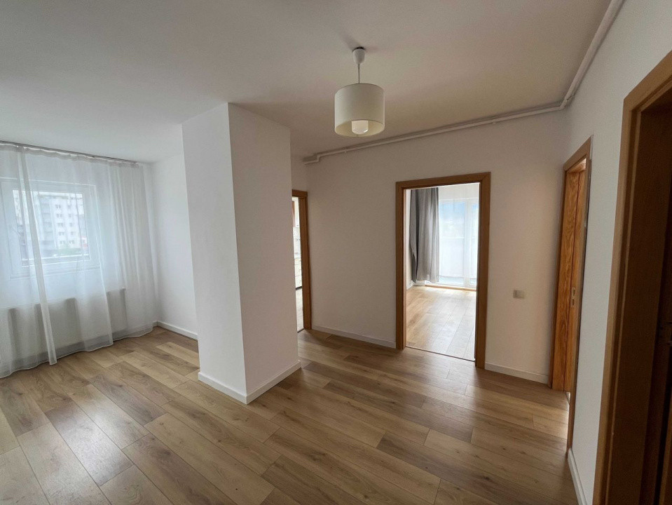 Apartament 3 camere finisat cu terasa de 20 mp , Parcare Exterioara. Zona BMW