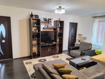 Vând apartament cu 3 camere in Florești, str. Șesul de sus, cu parcare inclusa