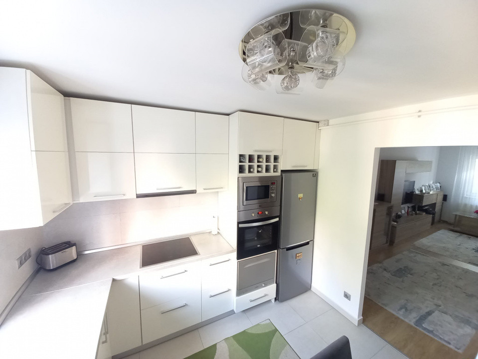 Apartament 3 camere complet renovat, mobilat și utilat, Str. Mehedinți