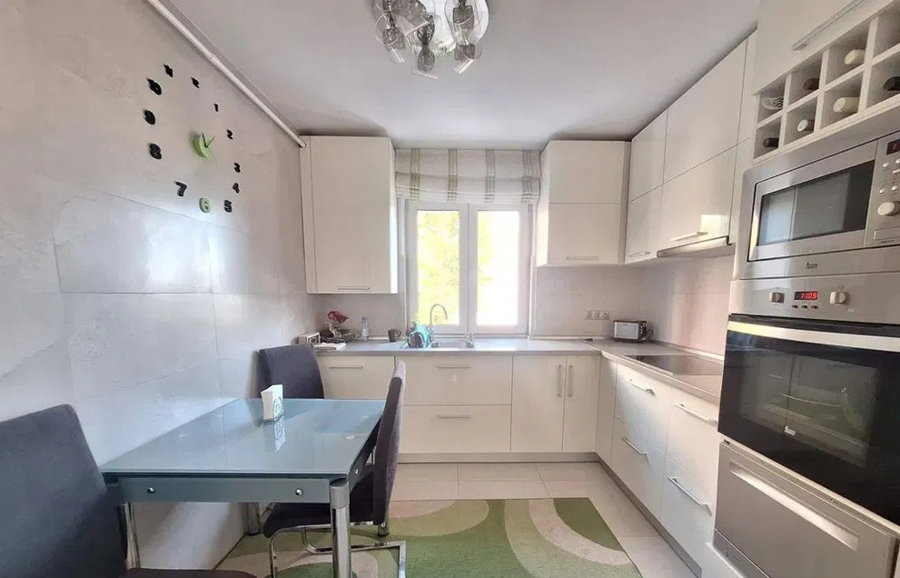 Apartament 3 camere complet renovat, mobilat și utilat, Str. Mehedinți