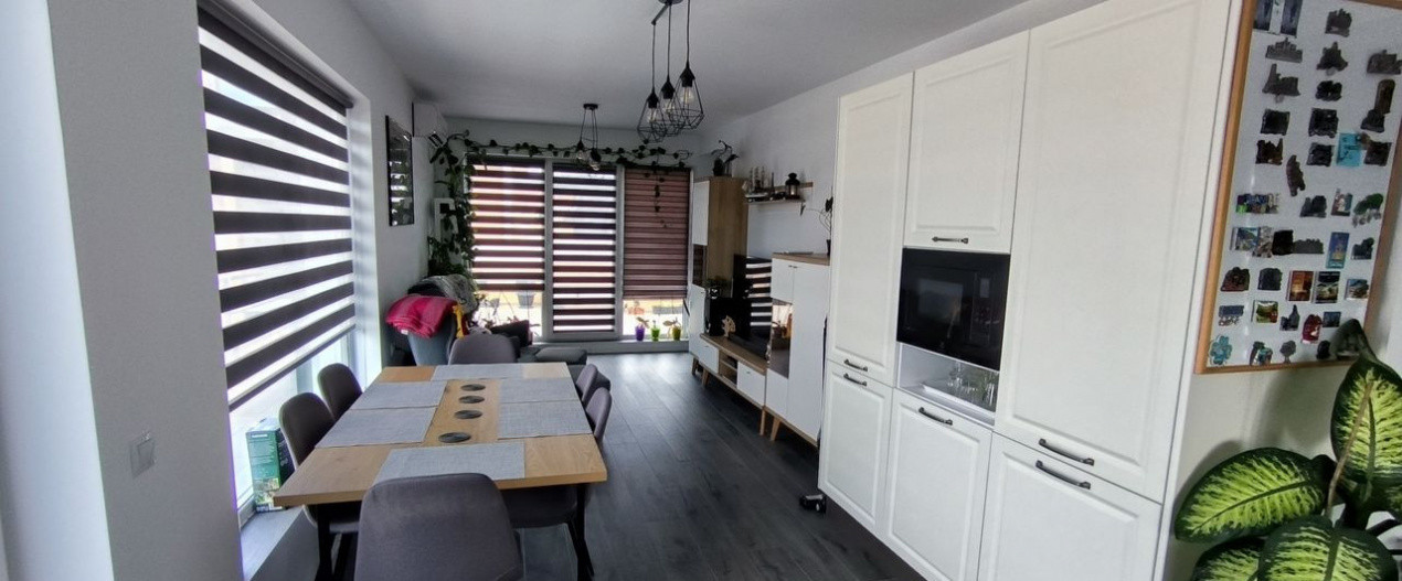 Apartament/Penthouse 3 camere , Cetatii=F,singur pe tot nivelul Cetatii=Floresti