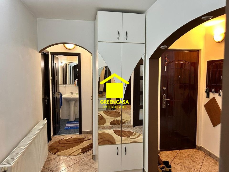 Apartament de 4 camere decomandate 77 mp, zona  Marasti