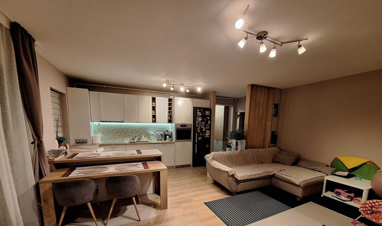 Apartament cu 3 camere+parcare,  Foresti zona Terra