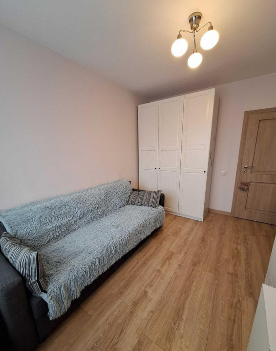 Apartament cu 3 camere+parcare,  Foresti zona Terra