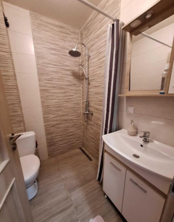 Apartament cu 3 camere+parcare,  Foresti zona Terra