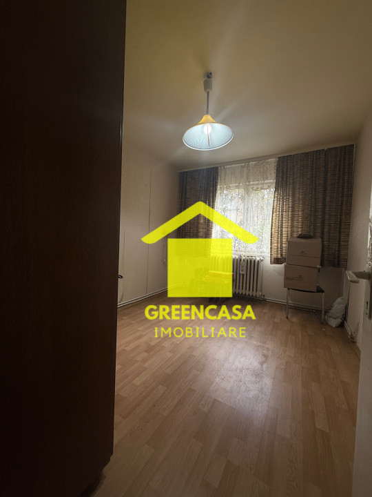Apartament 3 camere de Renovat , 55MP, Grigorescu zona Fantanele .