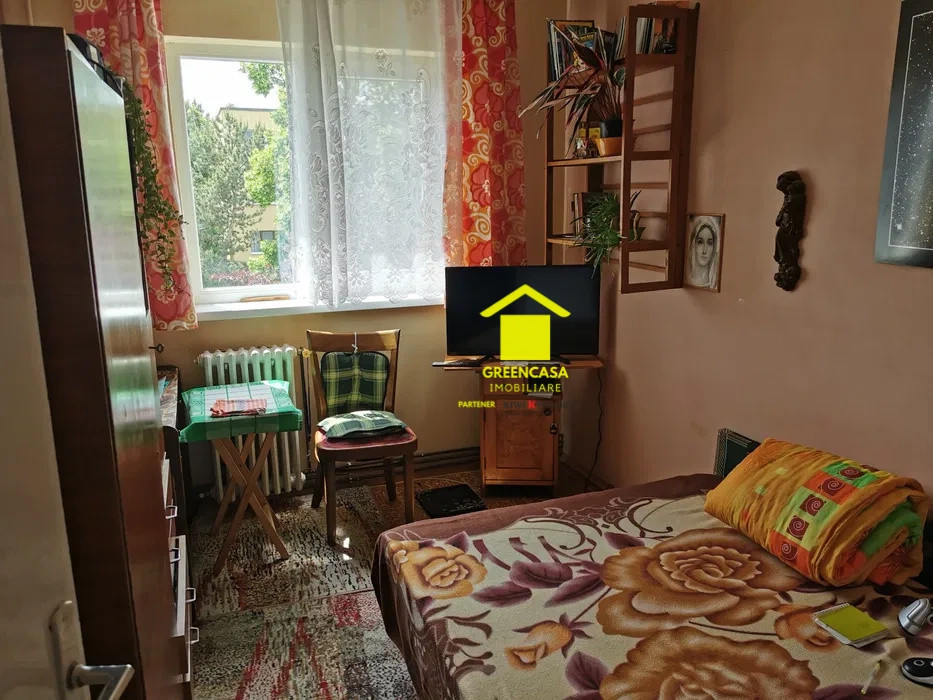 Apartament cu 4 camere  , 2700 euro mp in Manastur . SUPER PRET !